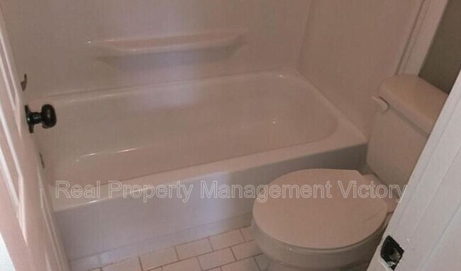 Building Photo - 1171 16th Ave S