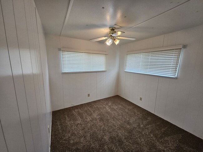 Building Photo - 2 Bedroom Single Wide Mobile in Bullhead City