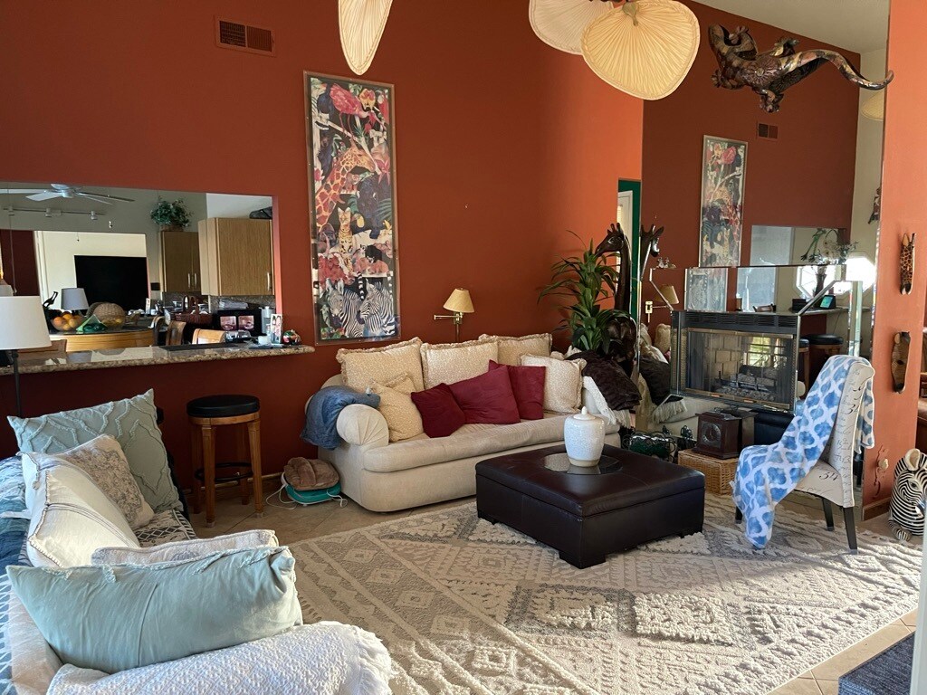 Living Room - 141 Lake Shore Dr