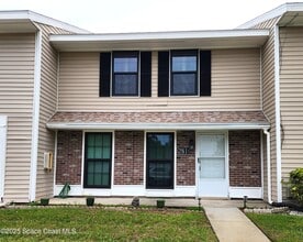 Building Photo - 2816 Manor Dr NE