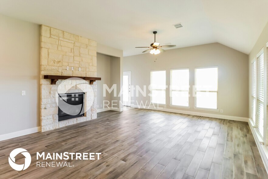 Building Photo - 9013 Conroe Dr