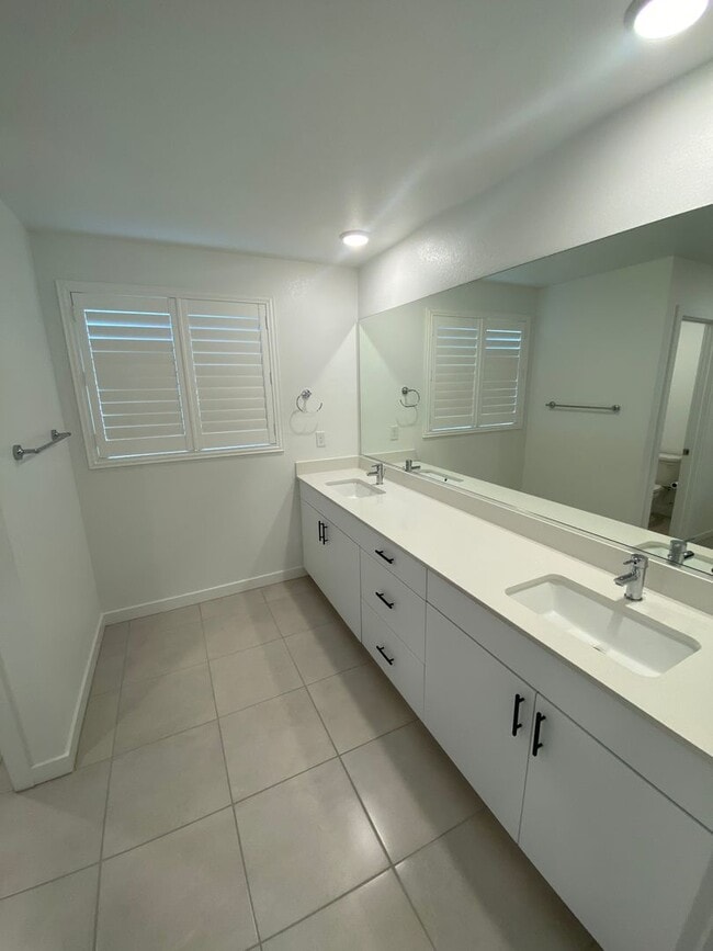 Building Photo - AMERICANA Property Mgmt - New Modern 3 beds - 2 story Townhouse in Inspirada