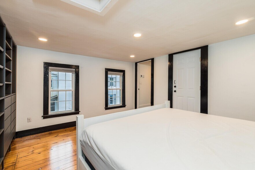 Building Photo - 21 Union St