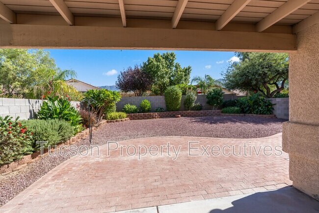 Building Photo - 13256 N Hammerstone Ln