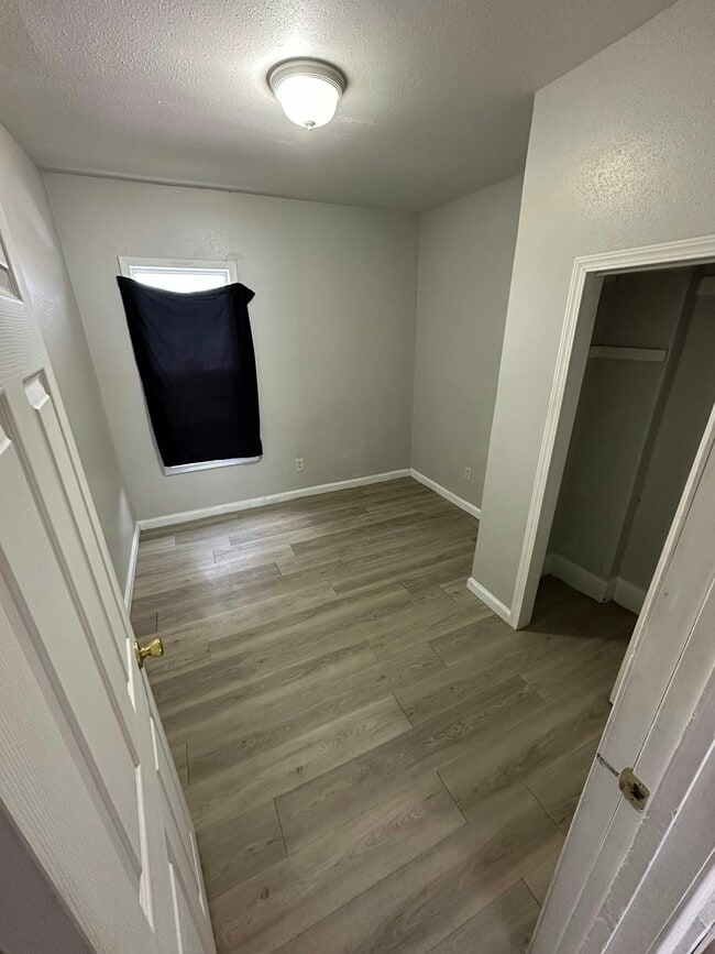 Building Photo - 1767 Pine St