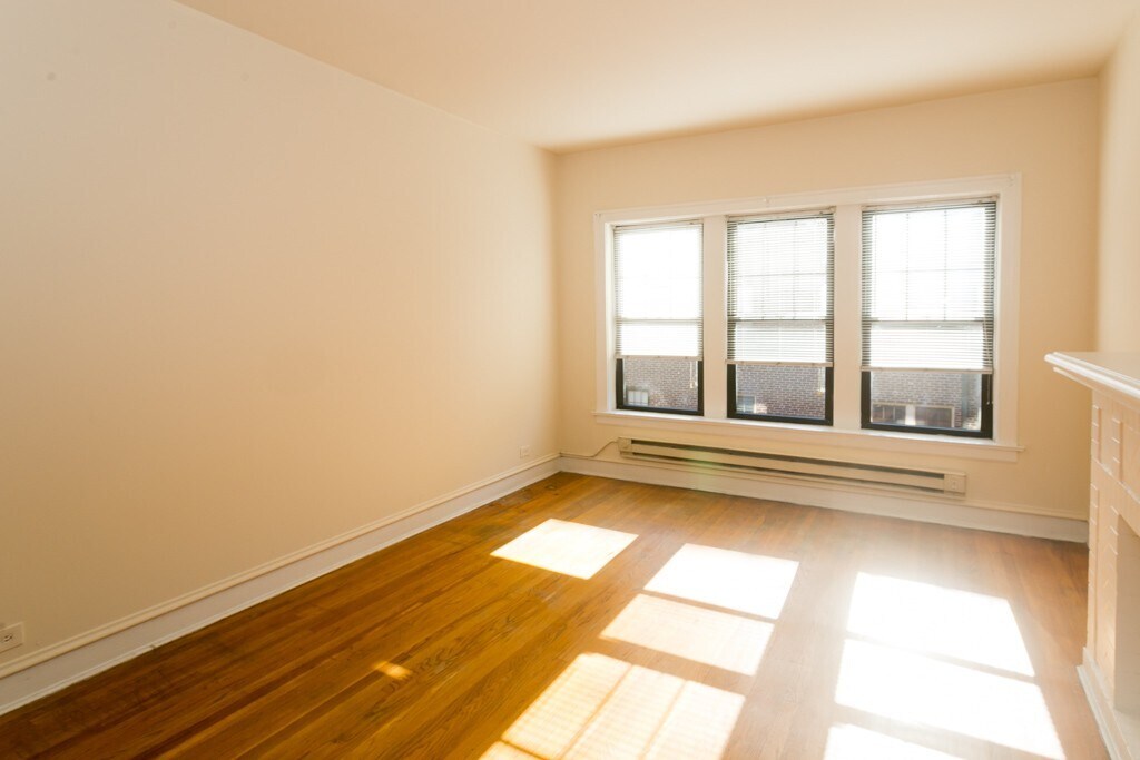 Building Photo - 1324 Oak Ave