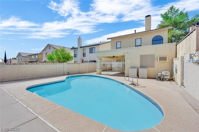 Building Photo - 8136 Spur Ct