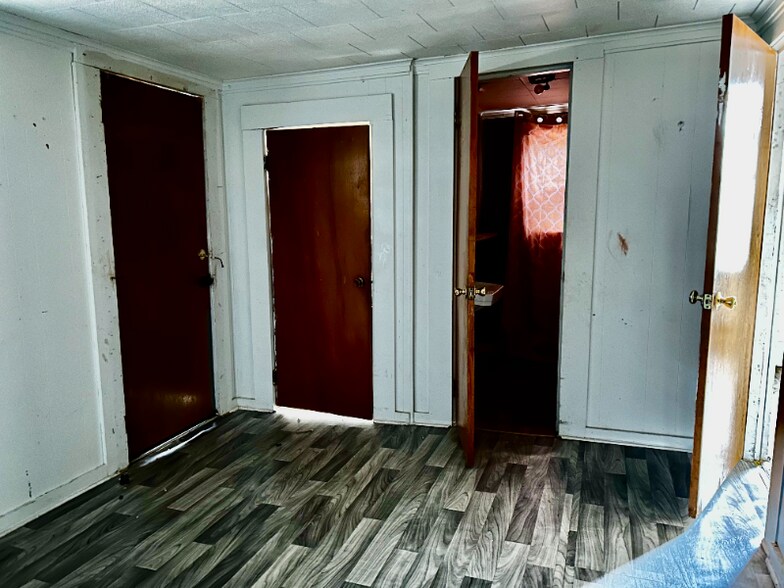 Building Photo - 107 N 4th St