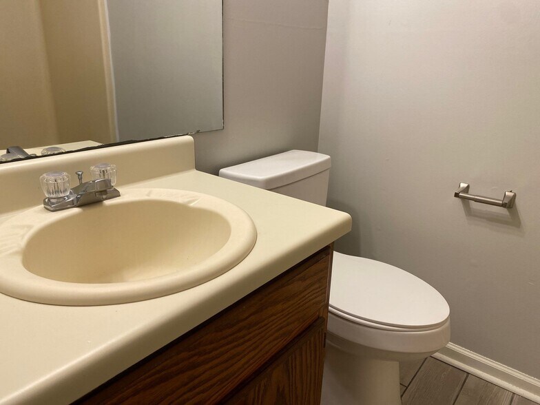 Building Photo - 18 Countryside Dr