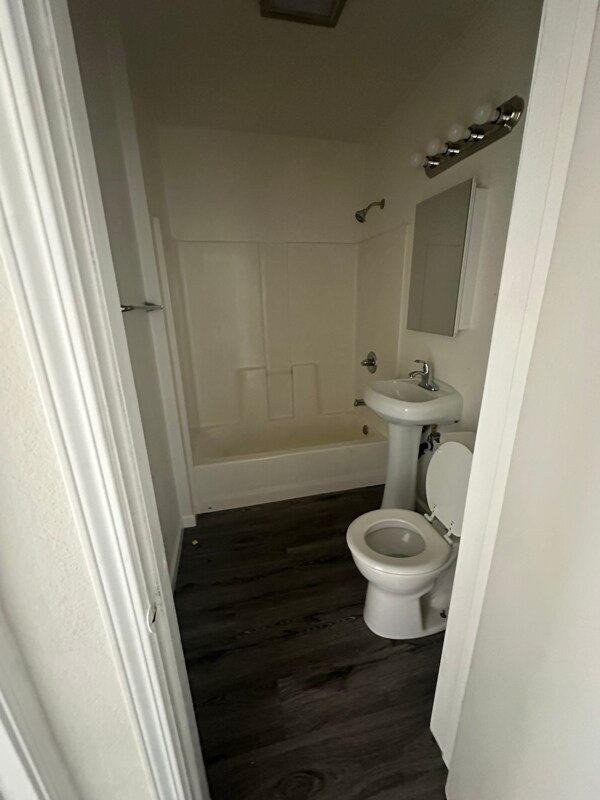 Building Photo - 241 1/2 W 89th St