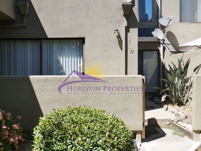 Building Photo - 1 Bed 1 Bath 682 sq ft. Condo in Foothill Farms