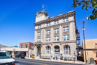 Building Photo - 235 Lincoln Hwy E