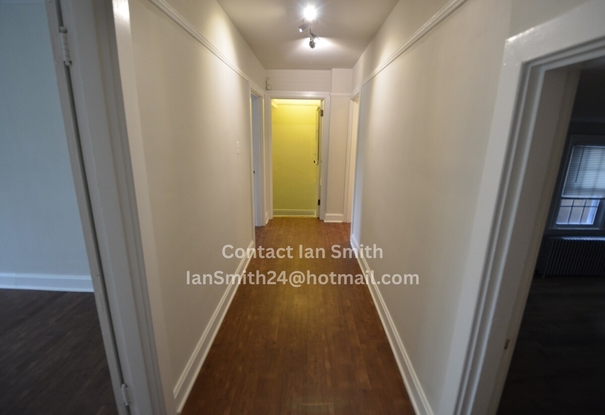 Building Photo - 109 E Pomfret St