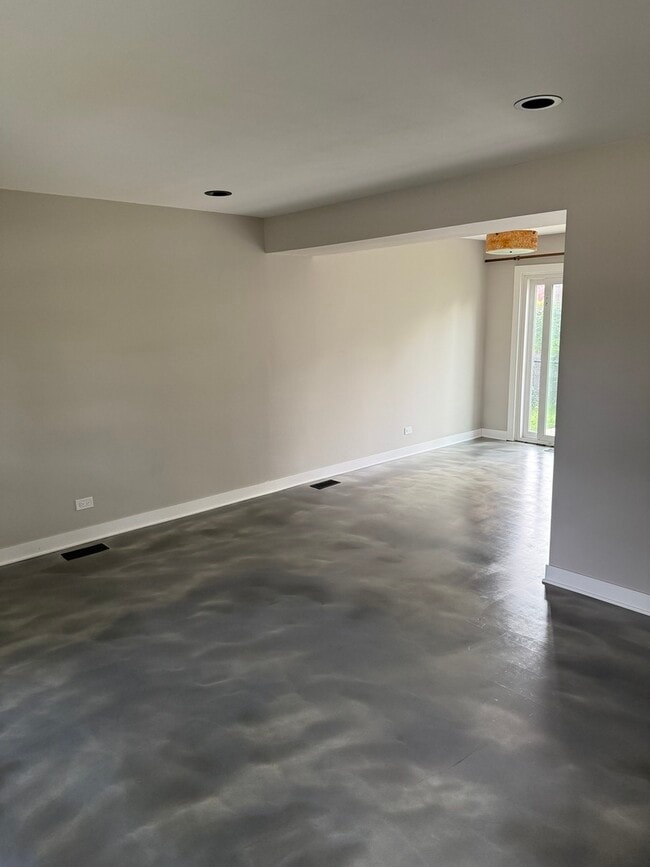 Building Photo - 4539 Huntington Blvd