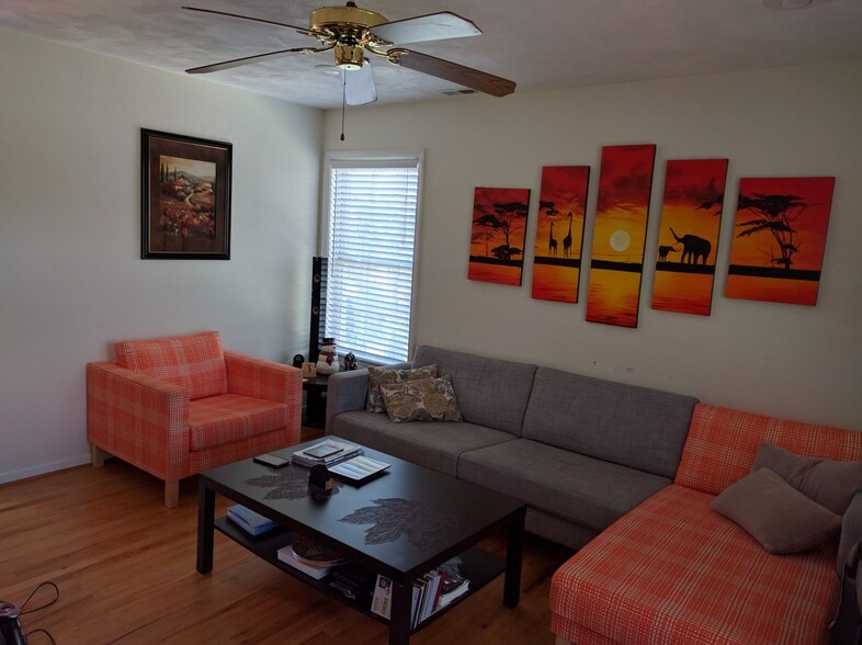 Building Photo - 709 Givens Ln