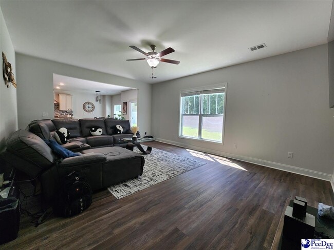 Building Photo - 1765 Lake Wateree Dr