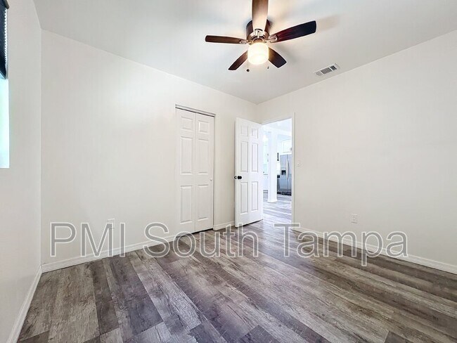 Building Photo - 1723 John Rivers St