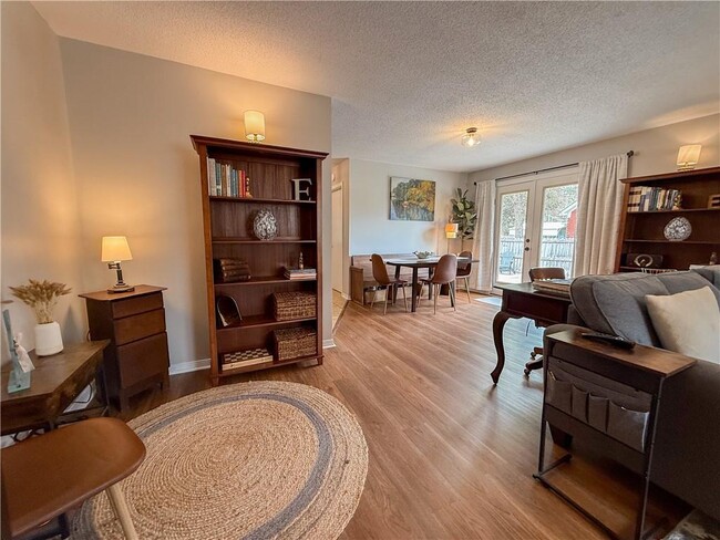 Building Photo - 905 Deer Run Dr