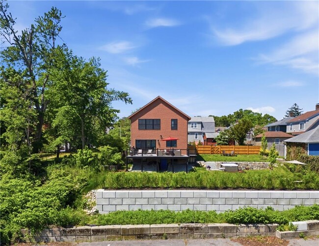 Building Photo - 1124 Narragansett Blvd