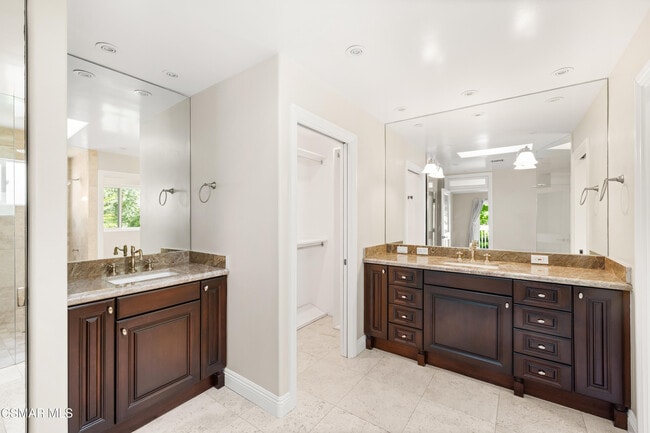Building Photo - 3805 Mainsail Cir