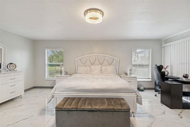 Building Photo - 1062 Greenturf Rd