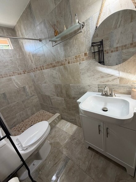 Building Photo - 22972 Crespi St