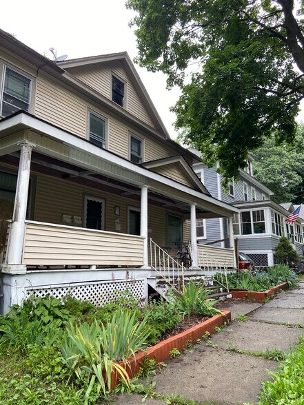 Building Photo - 27 Scammell Ave