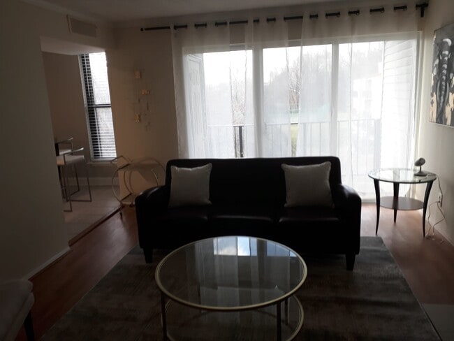 Building Photo - 106 Duvall Ln