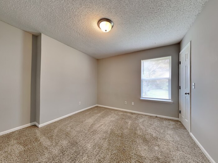 Building Photo - 315 Springfield Ct