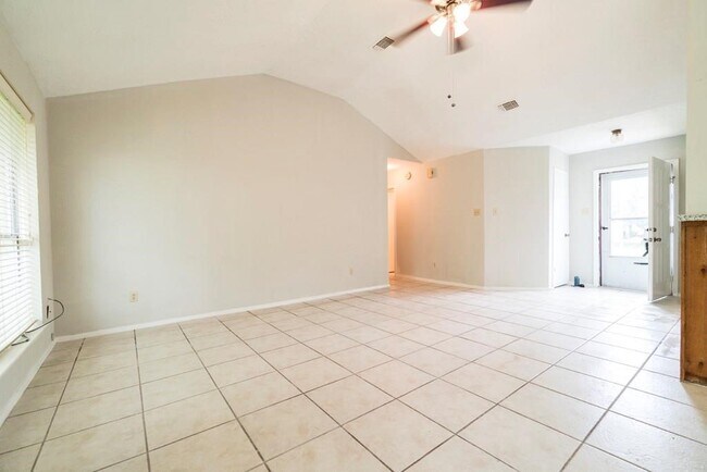 Building Photo - 10235 Gulfstream Ln