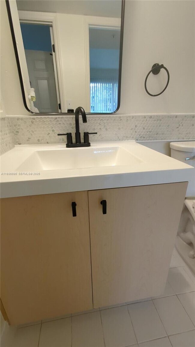 Building Photo - 4220 San Marino Blvd