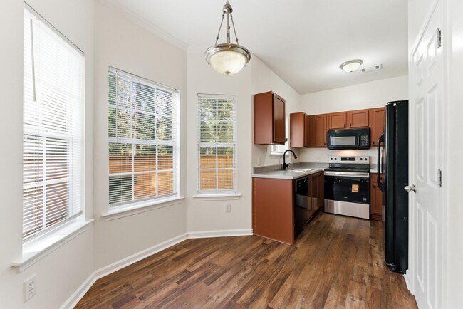 Building Photo - 2522 Laurel Cir NW