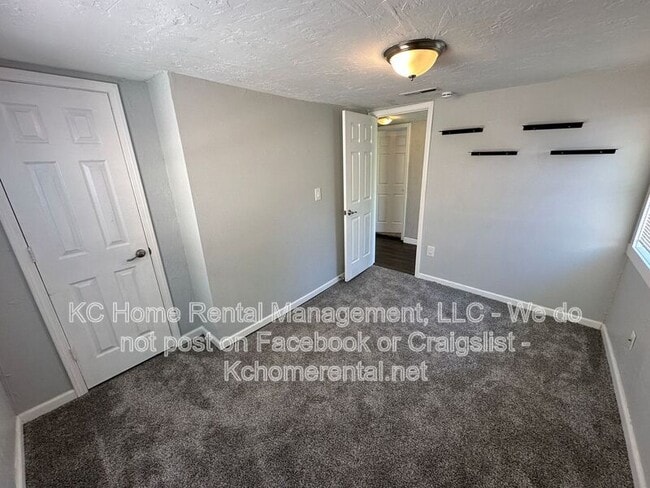 Building Photo - 316 W Elm St