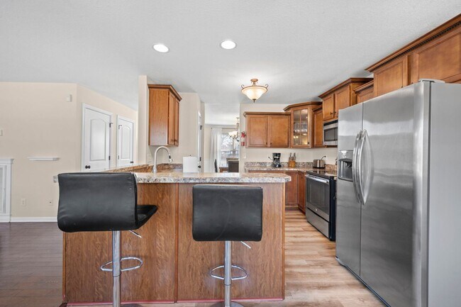 Building Photo - Spacious Living with a Private Primary Retreat!