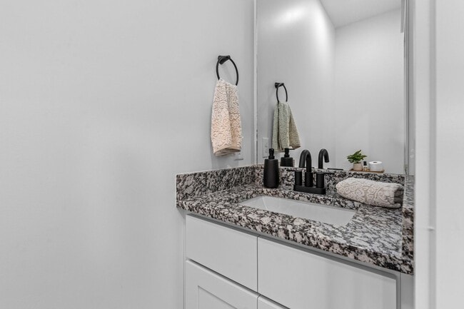 Building Photo - 1/2 OFF 1ST MONTH...BRAND NEW Townhome in Shelbyville...AVAILABLE NOW!