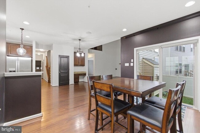 Building Photo - 7585 Holly Ridge Dr