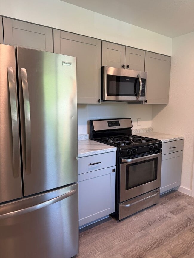 Building Photo - BRAND NEW REMODEL!