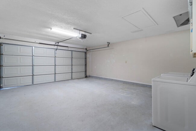 Building Photo - 1124 Bridlewood Path