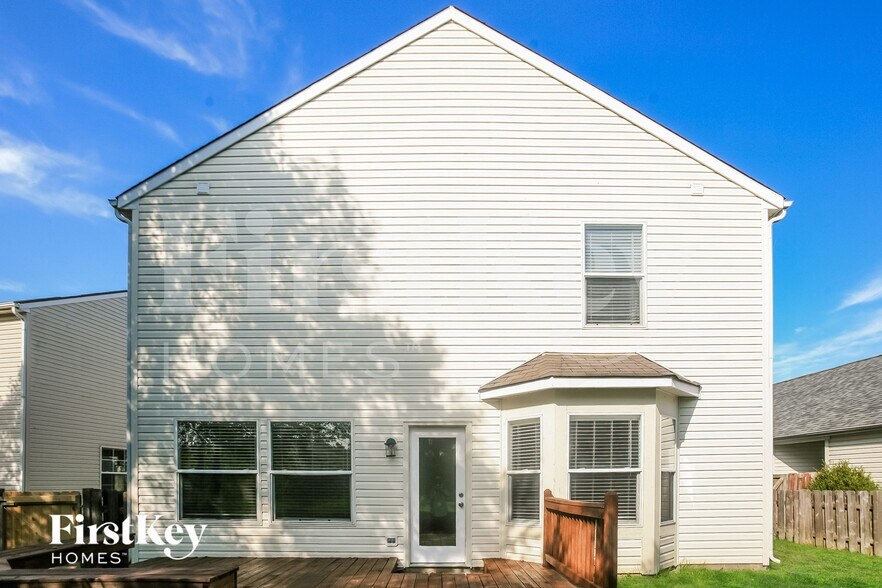 Building Photo - 461 E Clear Lake Ln