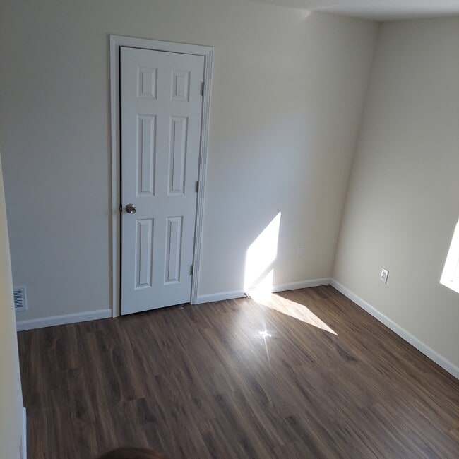 Building Photo - 821 S Muldrow St