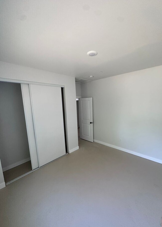 Building Photo - Brand new 3 bedroom house in quiet neighborhood (+FREE RENT!)