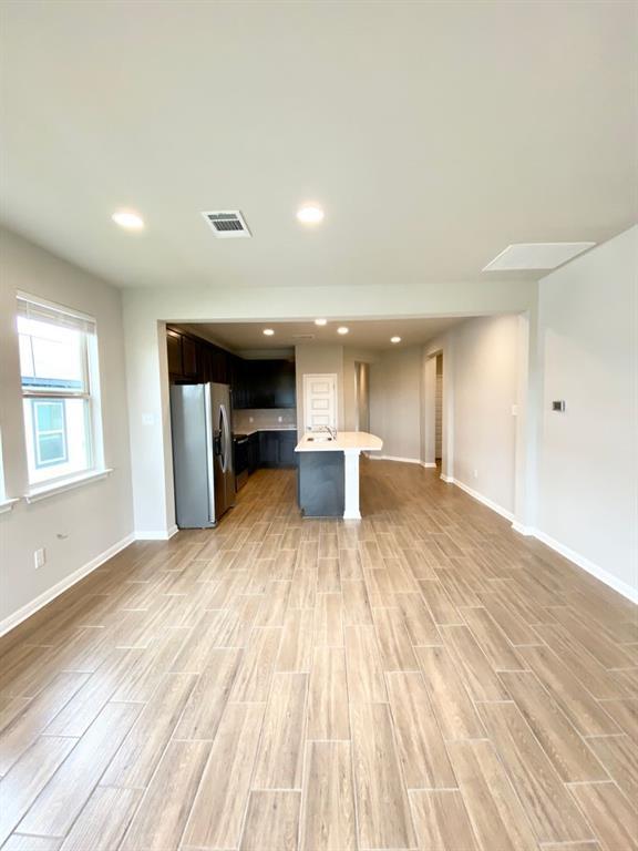 Building Photo - 103 Wild Wind Cv