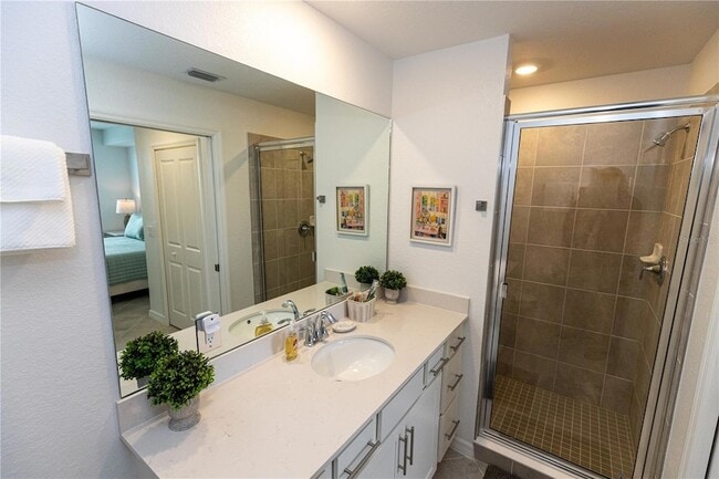 Building Photo - 15375 Grn Acrs Ave