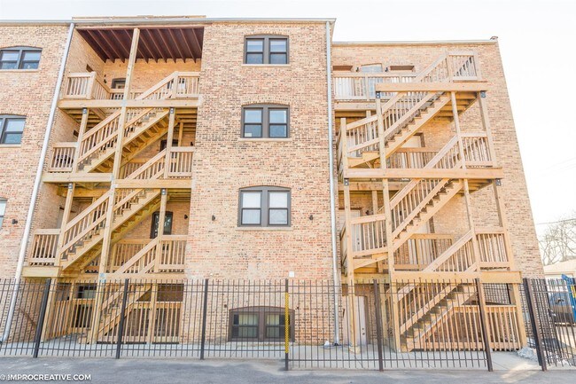 Building Photo - 2 br, 1 bath Apartment - 1010 S 1st Ave 303