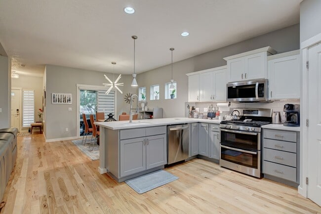 Building Photo - Sophisticated SE Boise Home Close To Downtown Boise