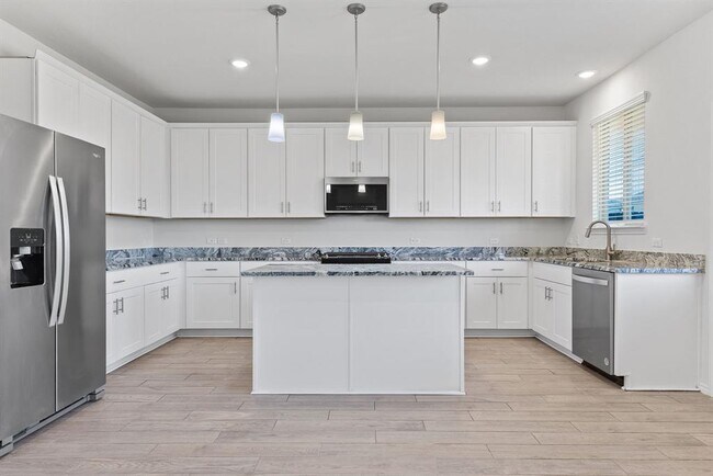 Building Photo - 905 Duskywing Wy