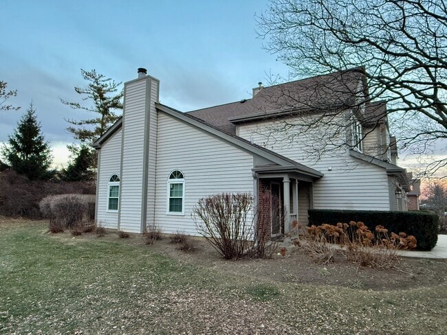 Building Photo - 384 Bentley Pl