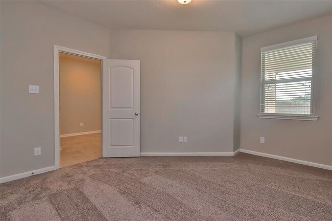 Building Photo - 163 Axlewood Ct