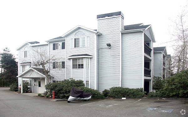 Primary Photo - Highland House Apartments