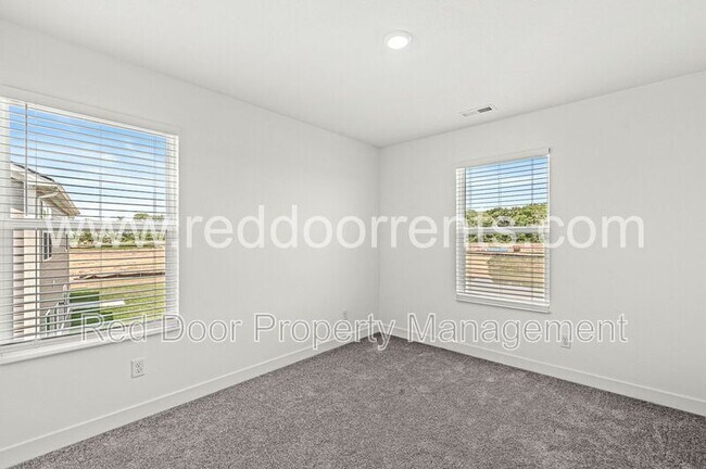 Building Photo - 2954 Grand Rdg Dr